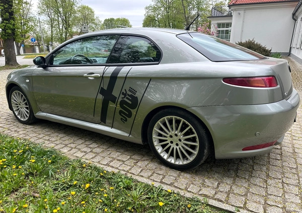 Alfa Romeo GT cena 10900 przebieg: 259000, rok produkcji 2004 z Kutno małe 596